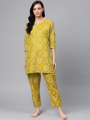 Anubhutee Women Green & White Bandhani Printed Cotton Night suit