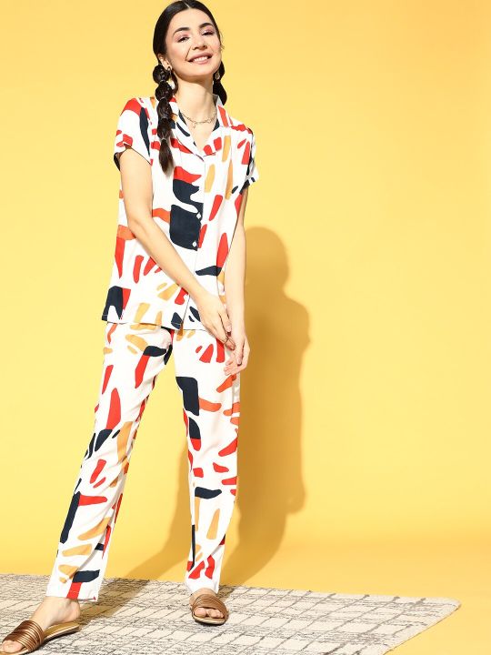 Claura Women Classic White Printed Night Suit