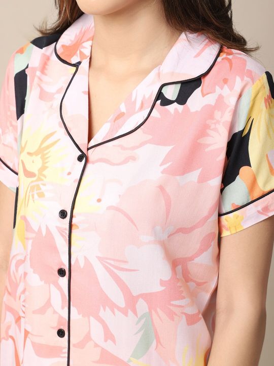 Claura Women Peach-Coloured & Black Printed Night Suit