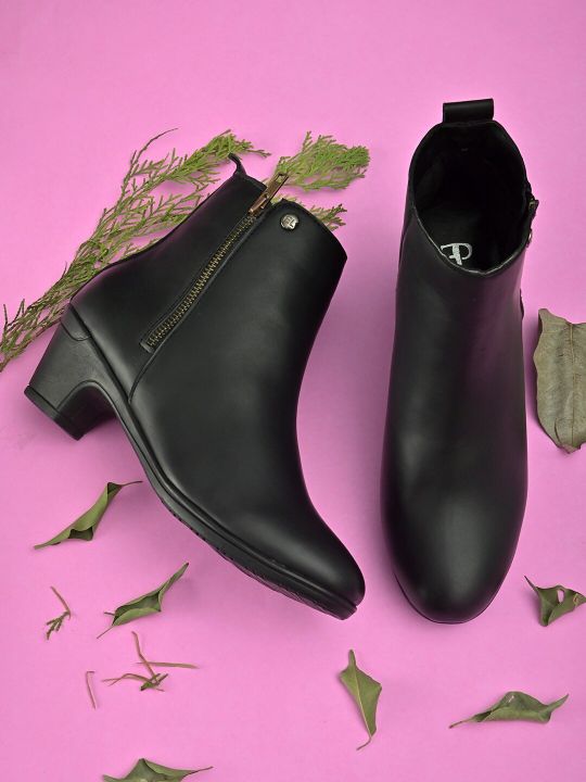 El Paso Women Black Solid Heeled Boots