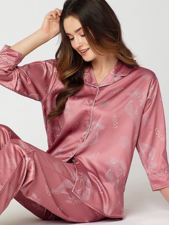 I like me Women Printed Floral Lapel Collar Night suit