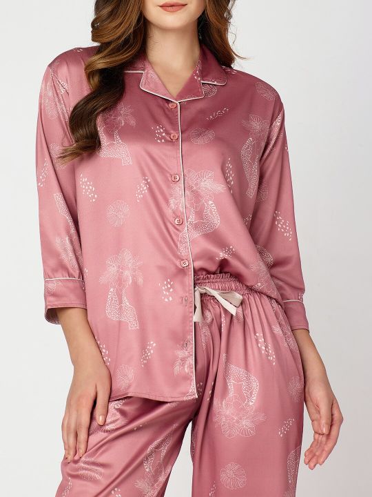 I like me Women Printed Floral Lapel Collar Night suit