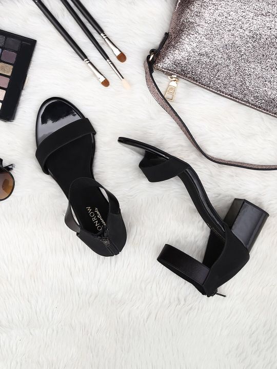 Monrow Women Black Solid Sandals
