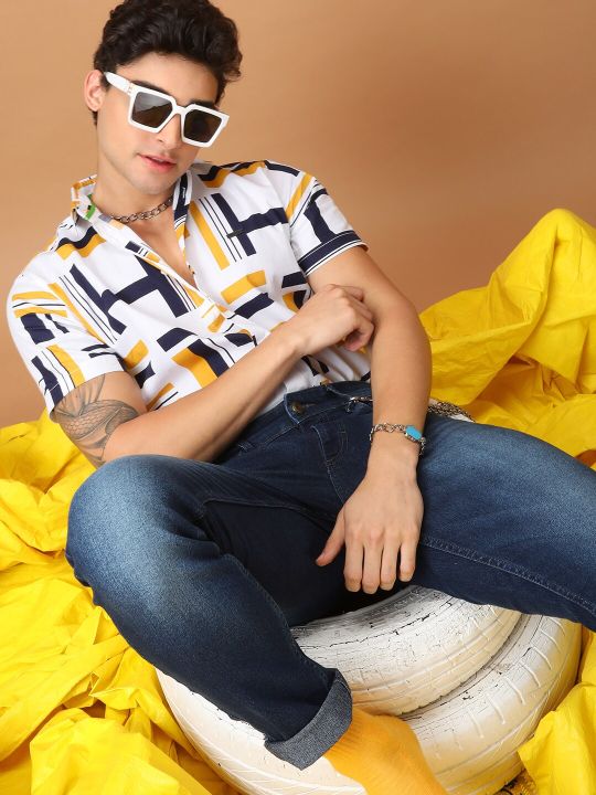 The Indian Garage Co Men White & Navy Blue Slim Fit Printed Casual Shirt