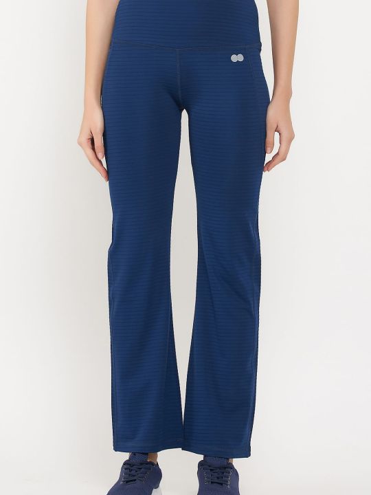 Comfort Fit High-Waist Flared Yoga Pants in Midnight Blue with Side Pocket