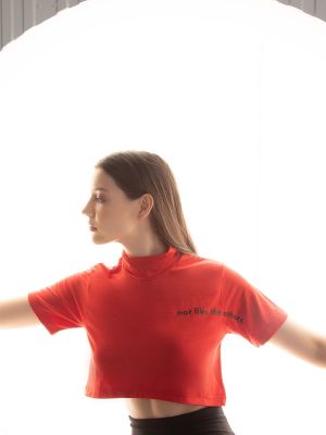 Comfort Fit Text Print Turtleneck Active Crop Top in Red