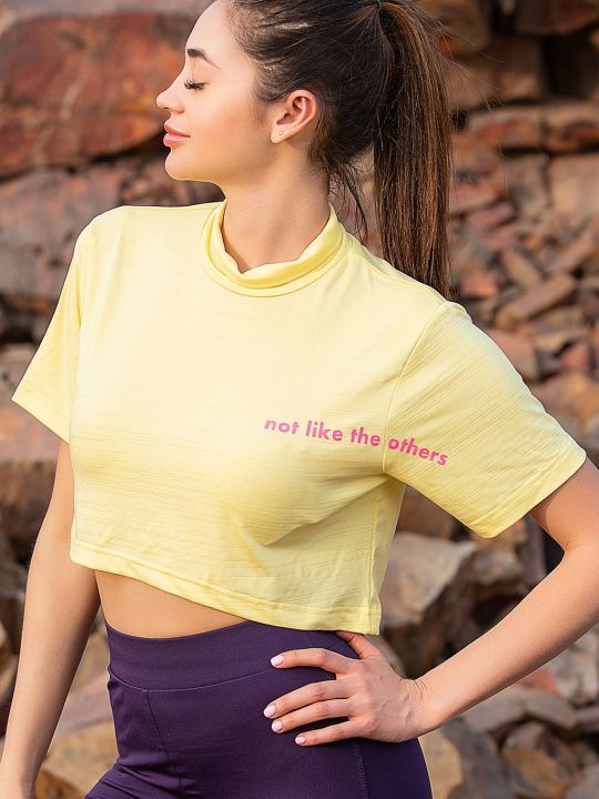 Comfort Fit Text Print Turtleneck Active Crop Top in Yellow