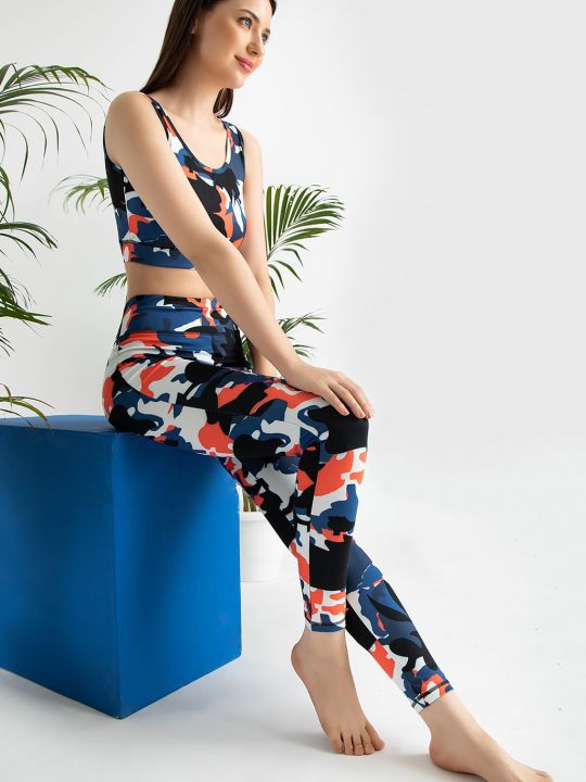 Medium Impact Padded Camouflage Print Sports Bra & Mid-Rise Tights in Blue with Side Pockets